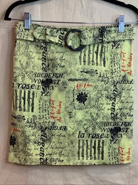 Script-Print Belted Mini Skirt in Yellow and Black